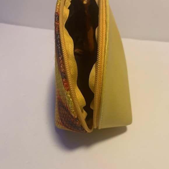 ❤️ Frida Kahlo Yellow Patterned Women's Cosmetics Bag 10”x6.5” - Picture 5 of 9